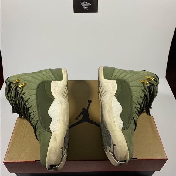 Authentic: Yes
Shoe condition:9/0
Box: Yes
Box Condition: 9/10
Size:10
Price:400 - Picture 15 of 15